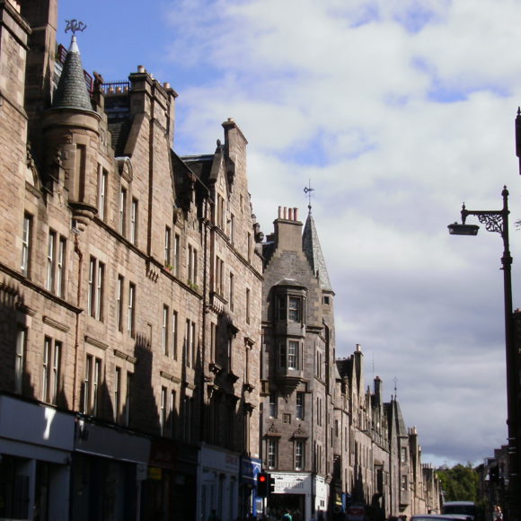 Edinburgh in 9 Stops: An Online Guided Tour